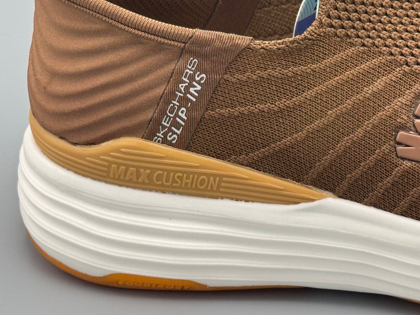 Skechers max cushion (slip-in)