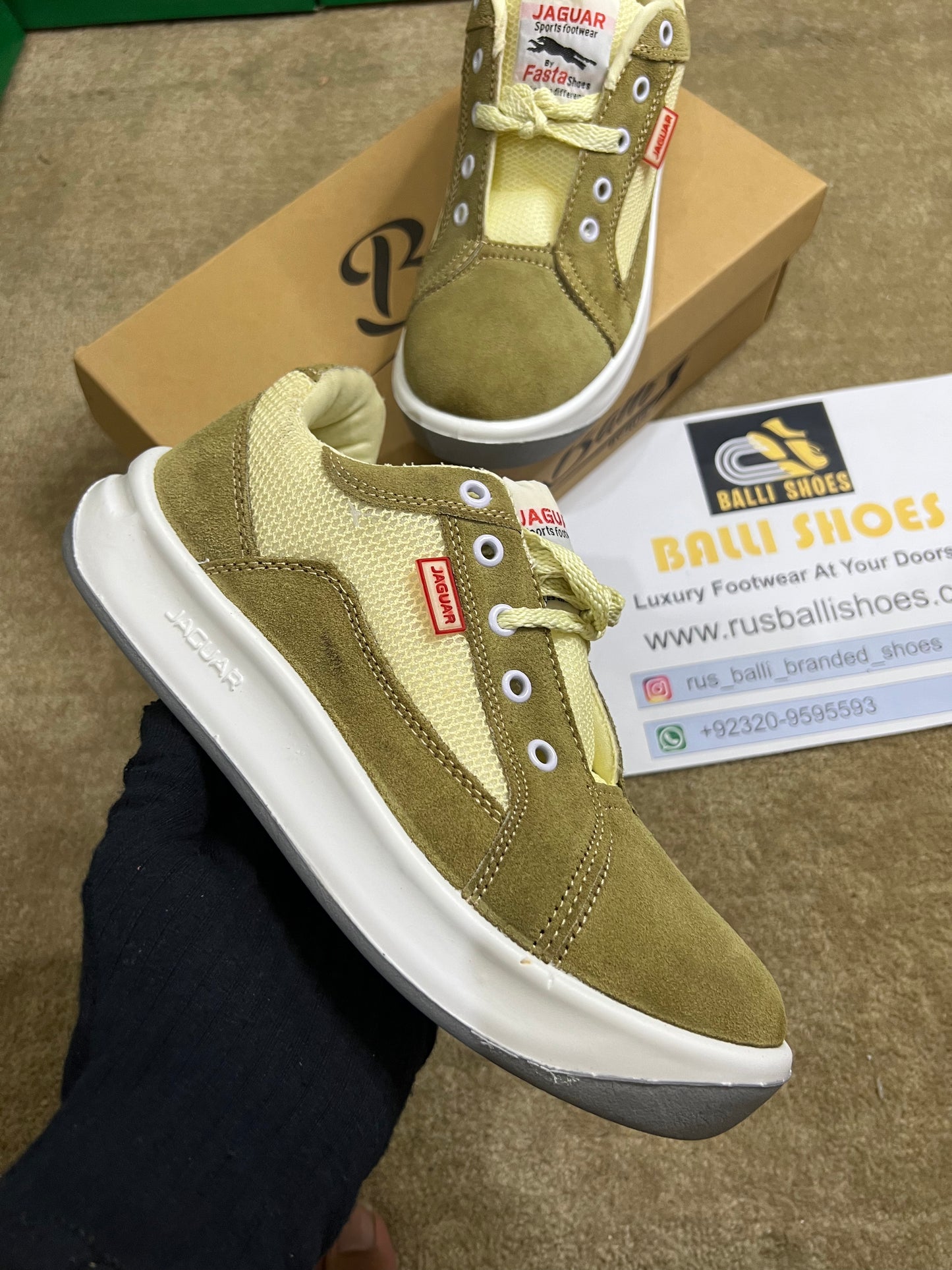 Leather joggers (Sports)