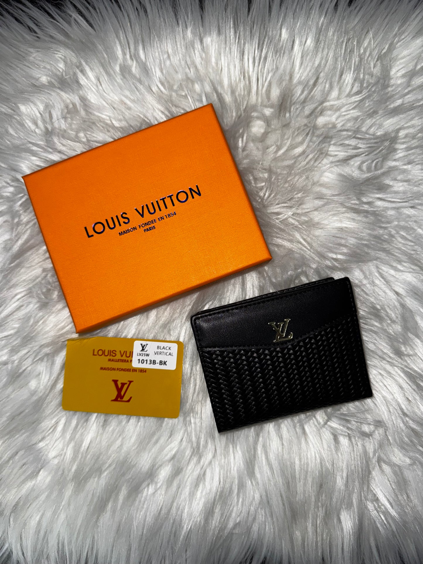 Branded wallets vertical