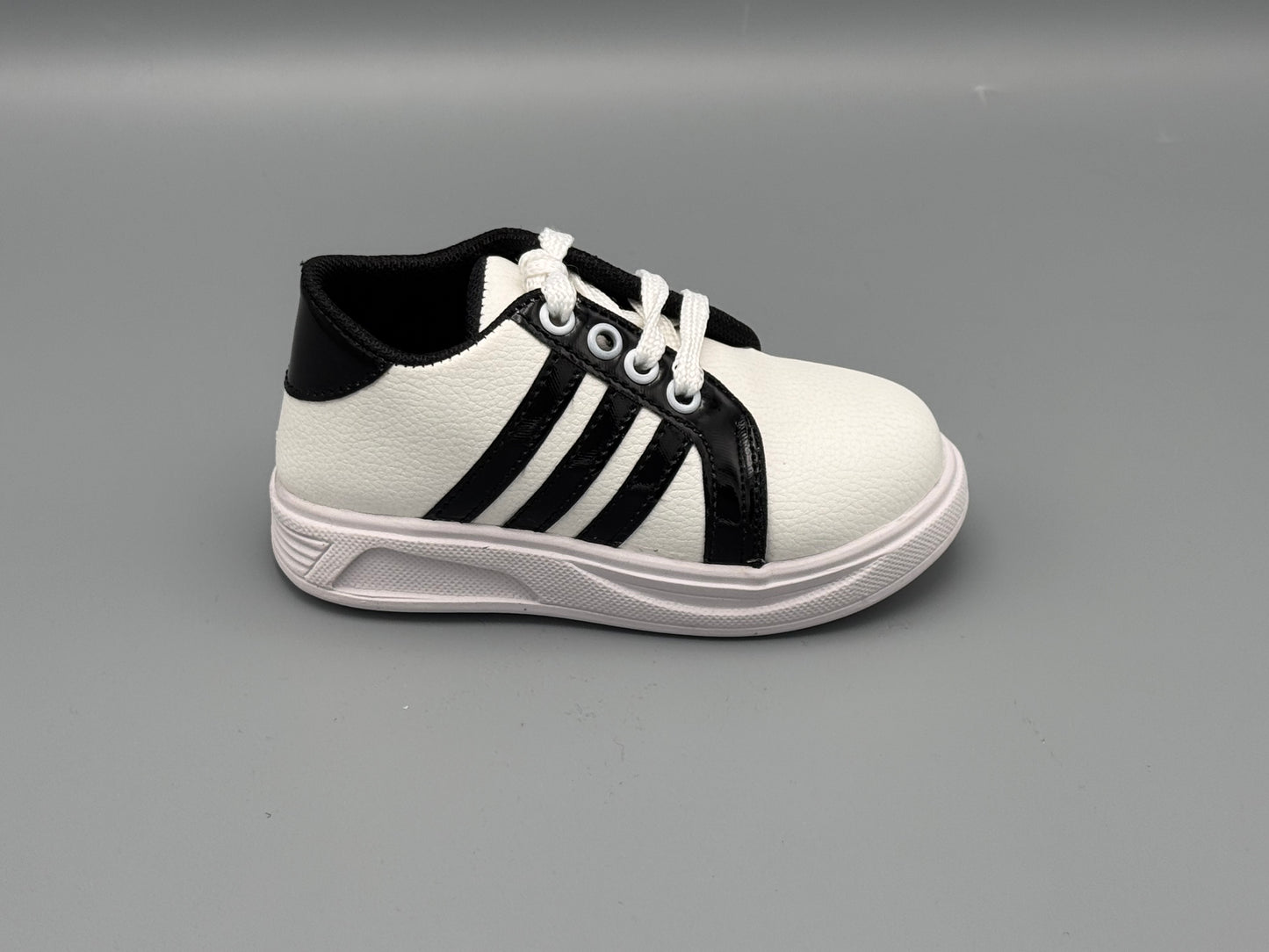 Kids fashion sneakers
