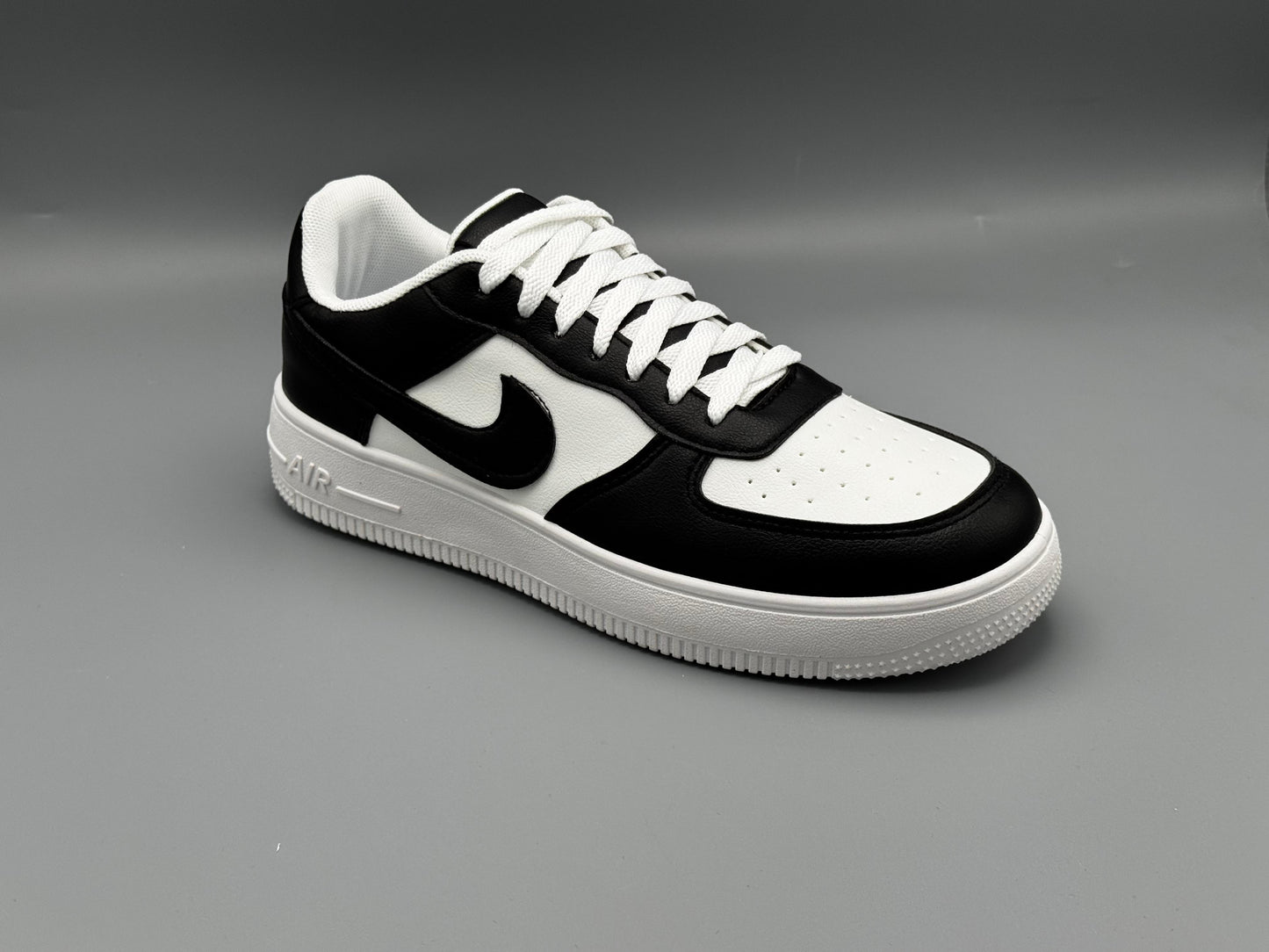Trending chunks (sneakers) panda