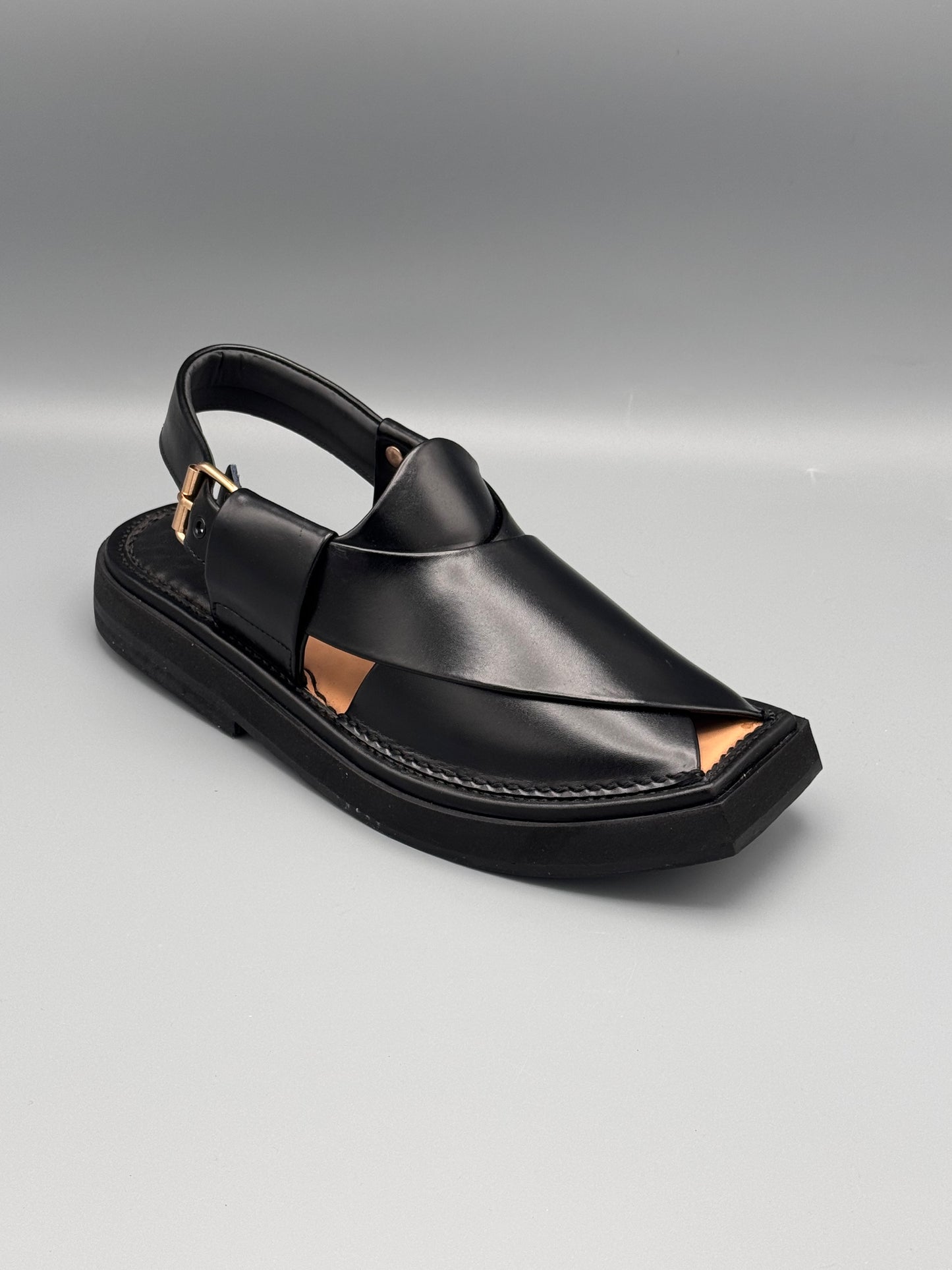 Kaptaan chappal (Raees series)