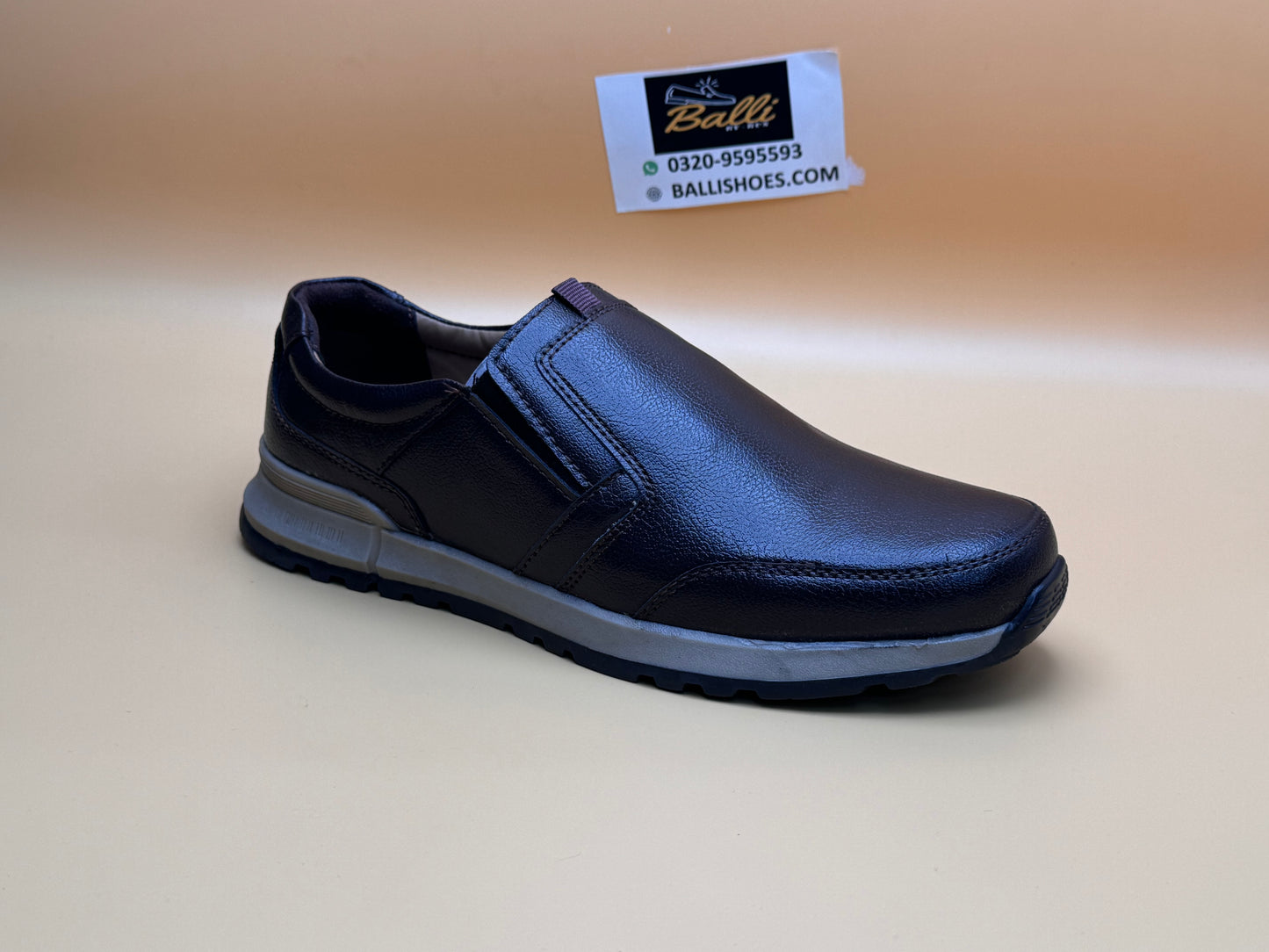 dress shoes (leather)