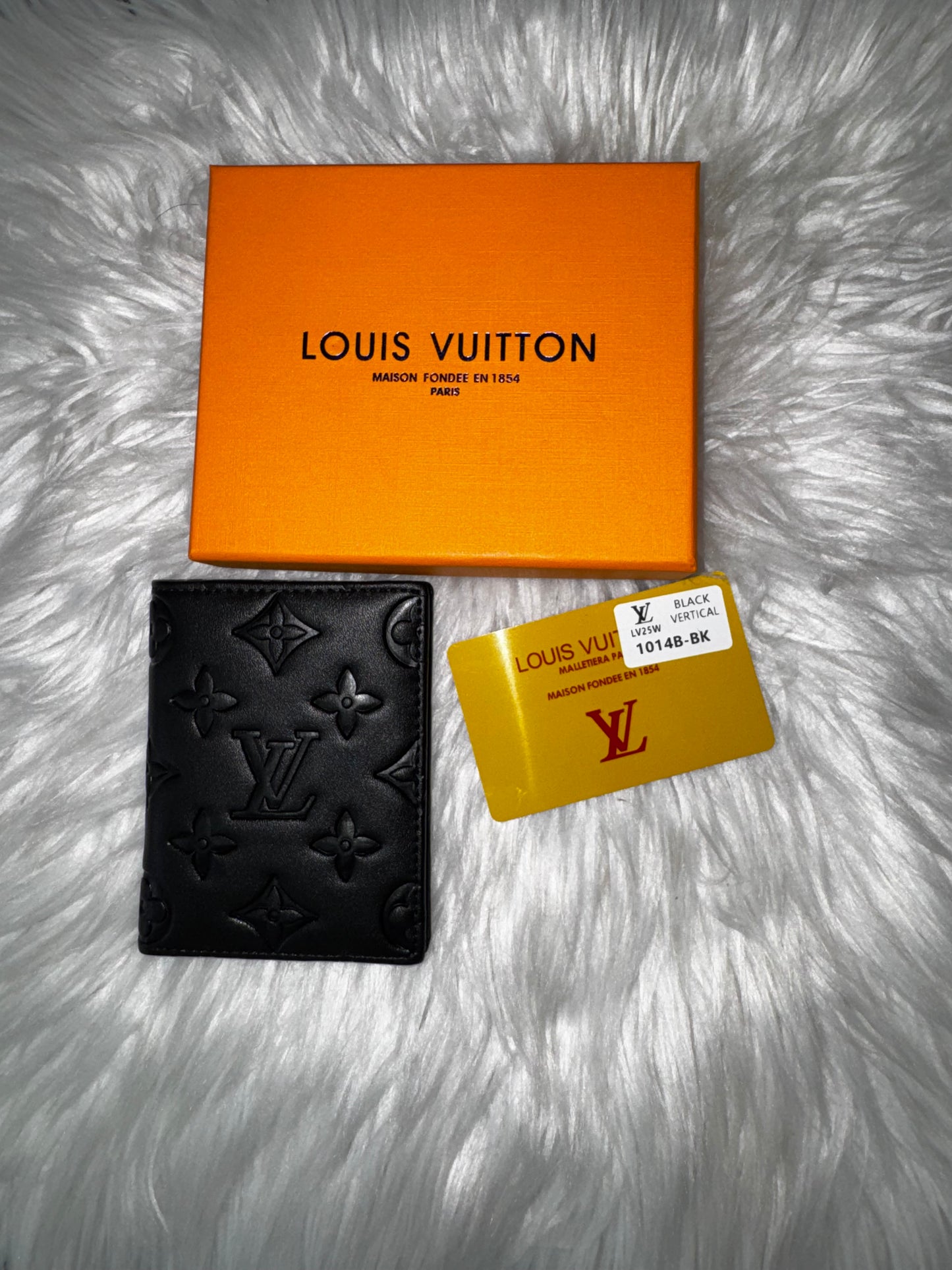 Branded wallets vertical