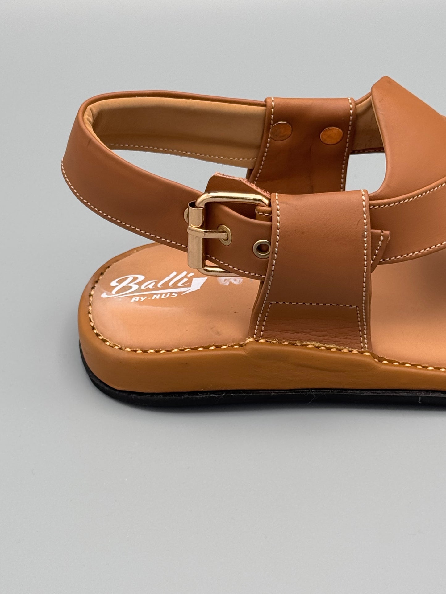 Panjedar chappal (Raees series)
