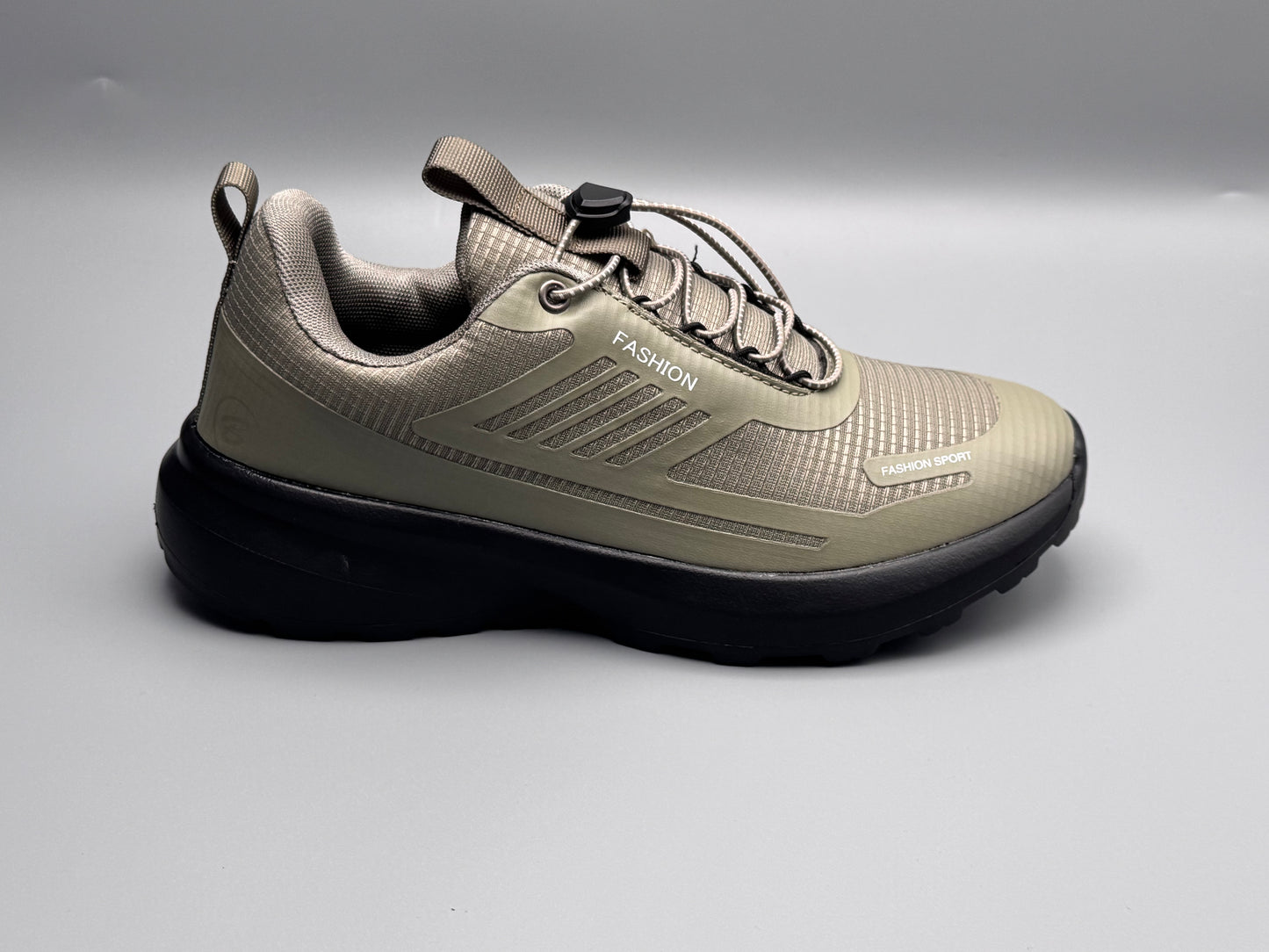 Stylish lightweight shoes