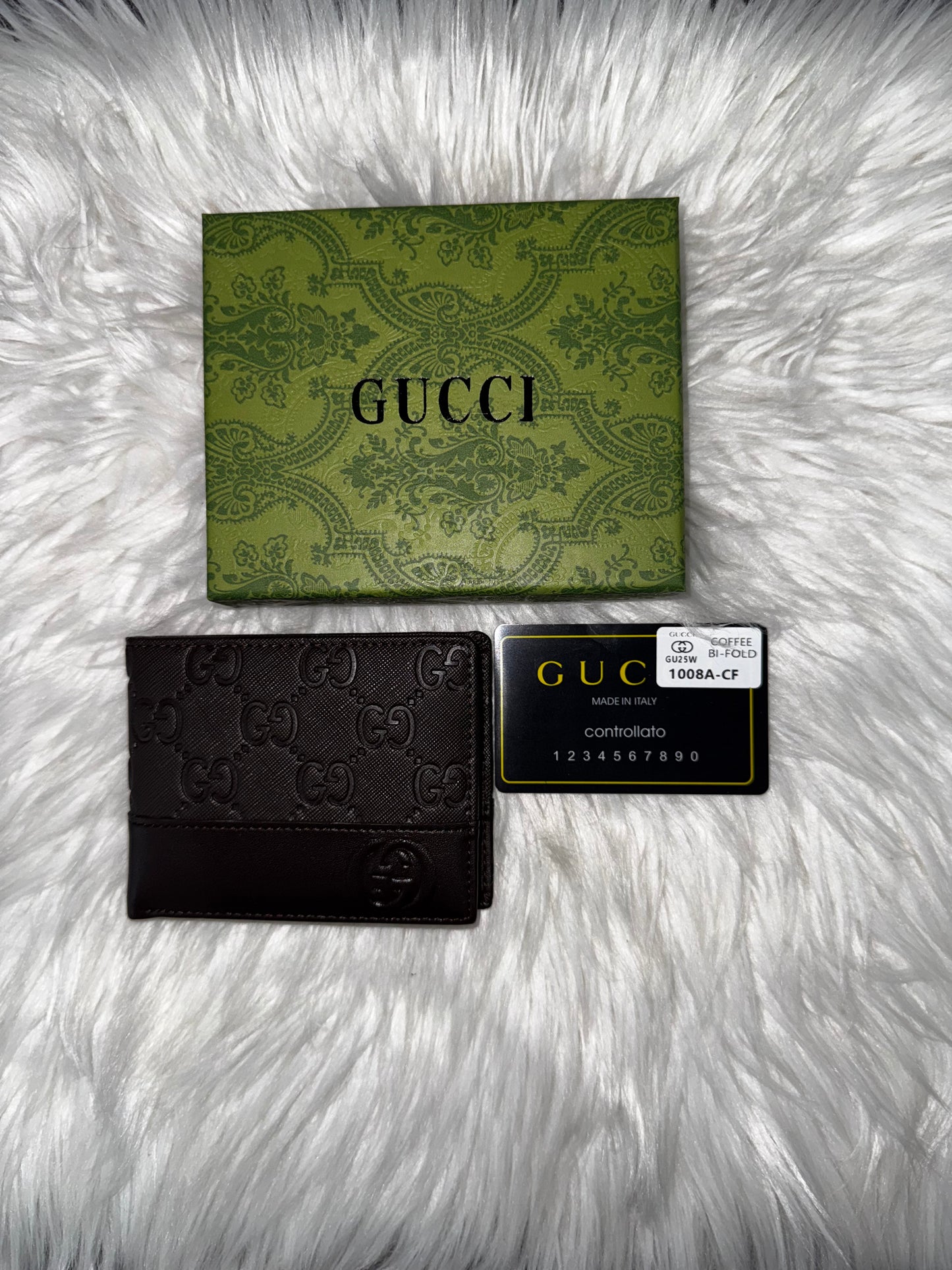 Branded wallet bi-fold