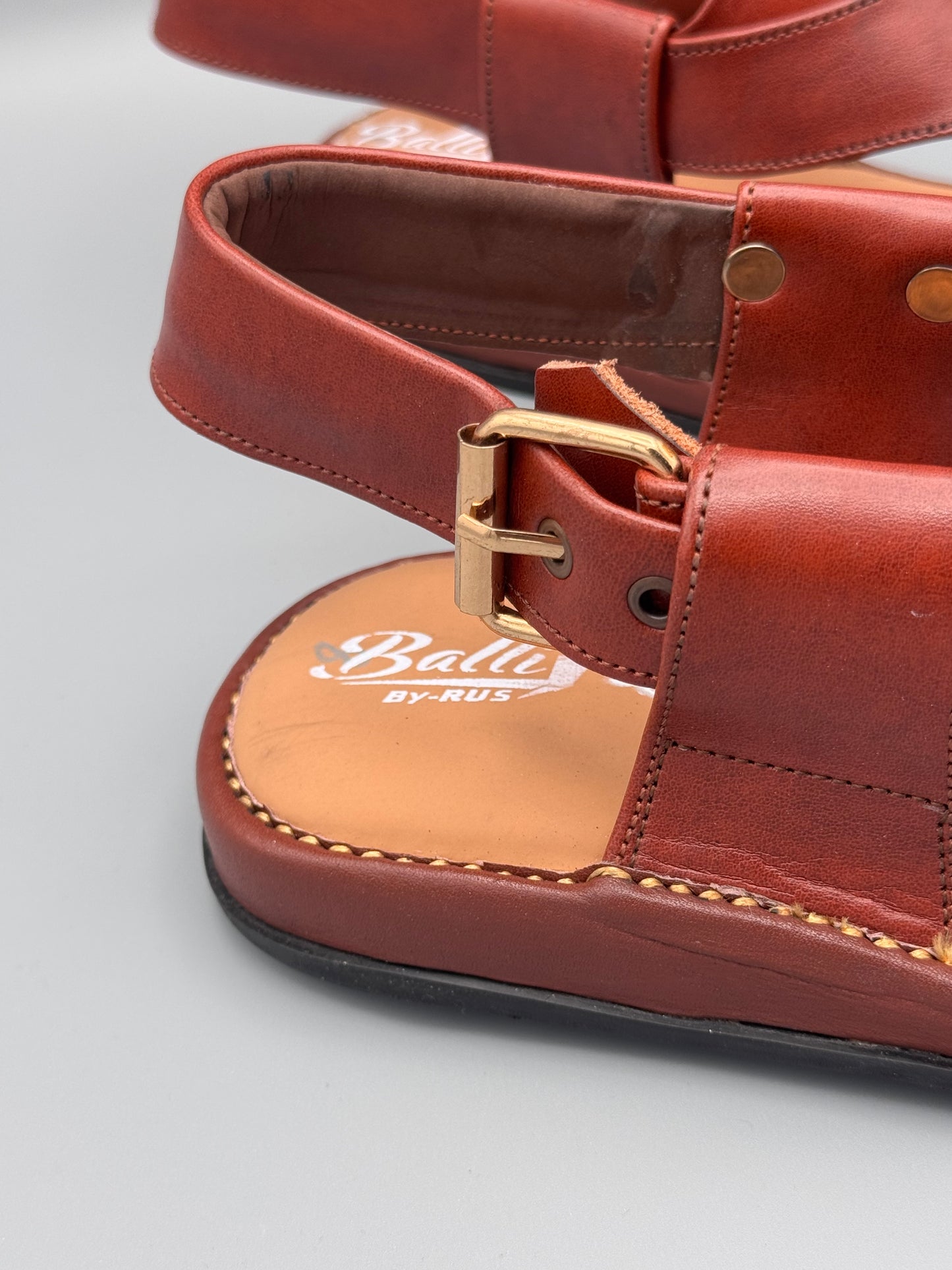 Panjedar chappal (Raees series)