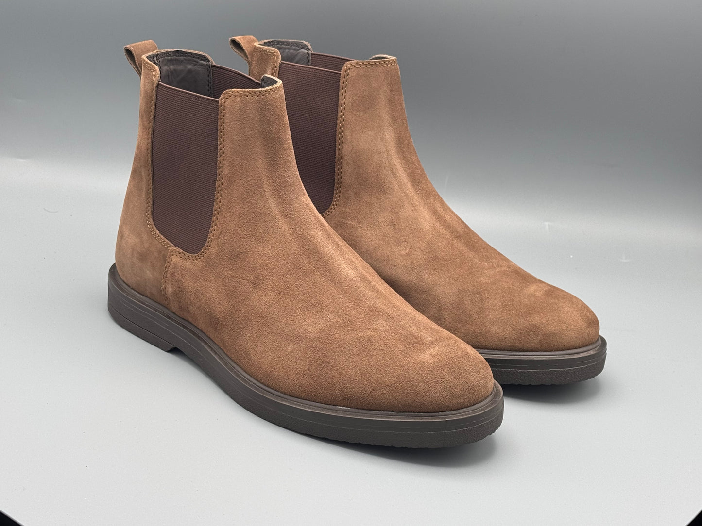 Suede leather chelsea boots